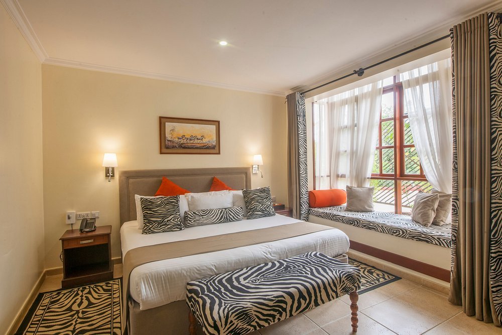 African Tulip Guest Room Zebra
