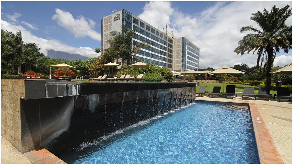 Meru Hotel Pool
